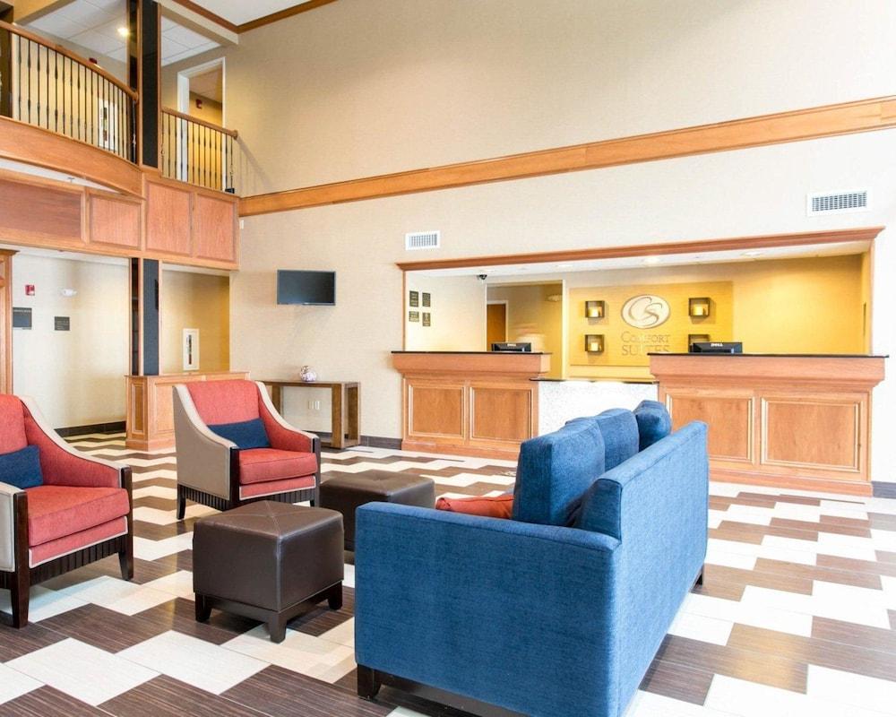 Comfort Suites Benton Harbor - St. Joseph photo 4