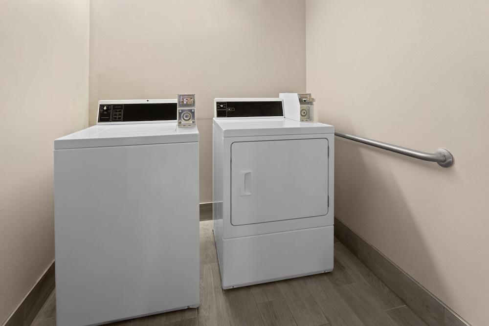 Americas Best Value Inn & Suites Racine photo 34