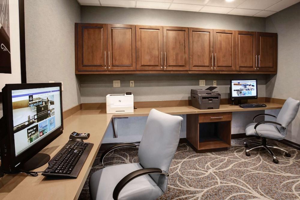Hampton Inn & Suites Baltimore/Aberdeen photo 14