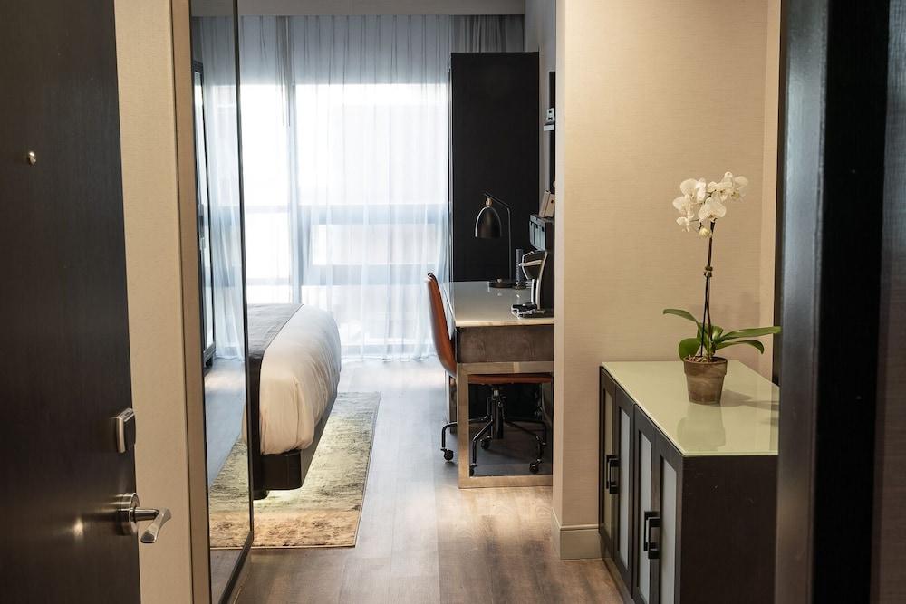 42 Hotel photo 7