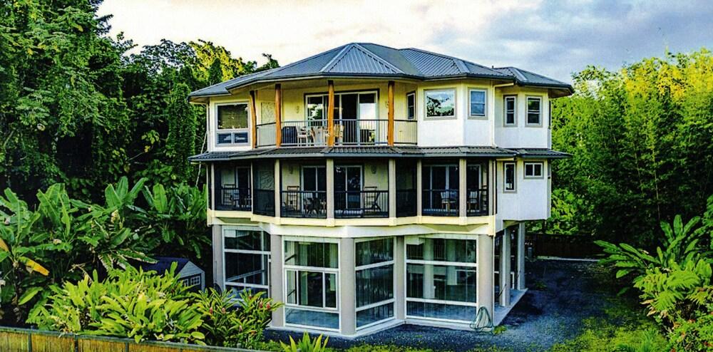 Hilo Beach House Inn photo 1