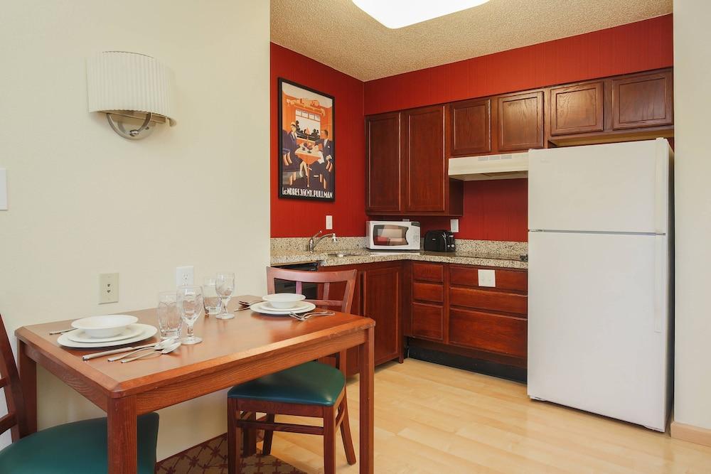 Residence Inn By Marriott Flint photo 2