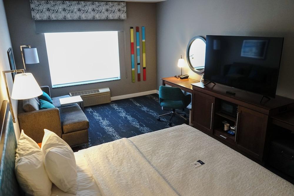 Hampton Inn Deadwood at Tin Lizzie Gaming Resort photo 18