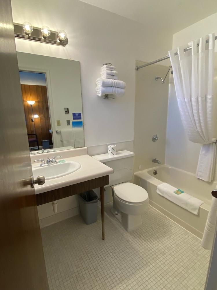 Waterway Inn photo 24