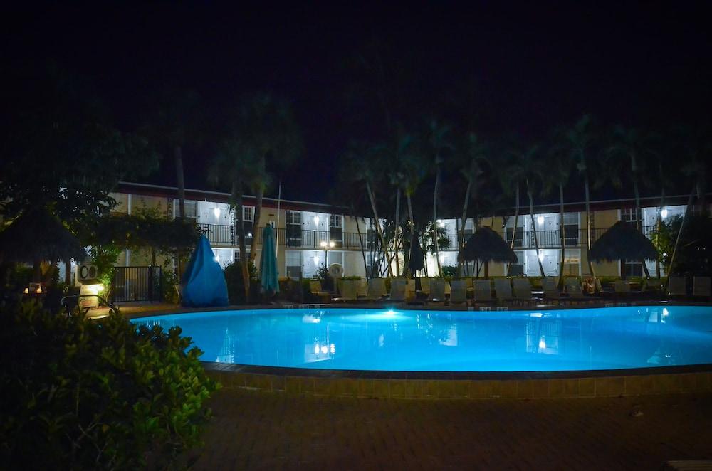Gulfcoast Inn Naples photo 40