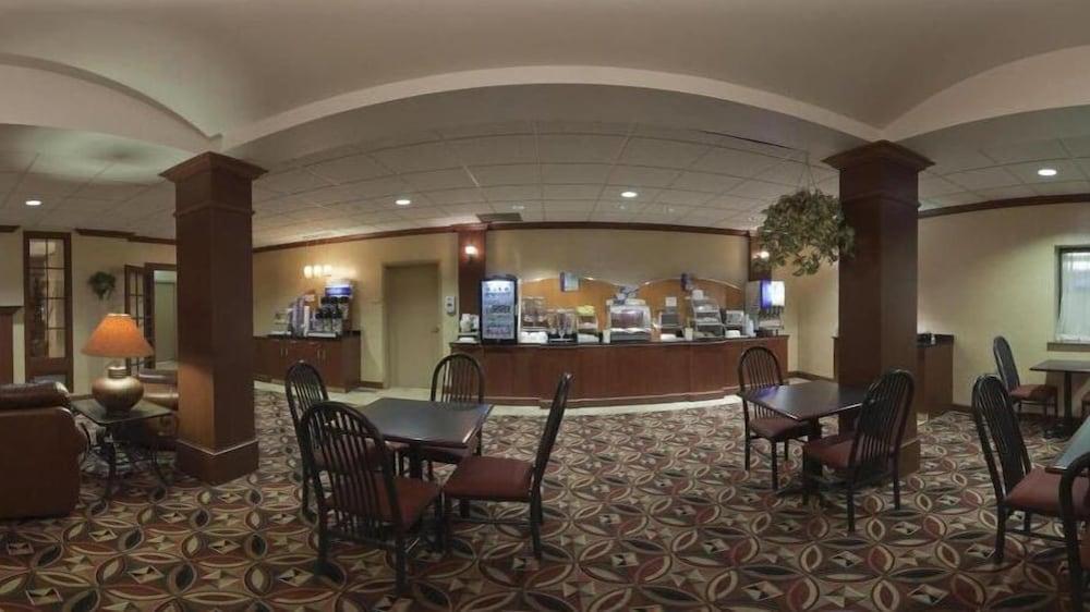 Holiday Inn Express & Suites Kent - University Area by IHG photo 54