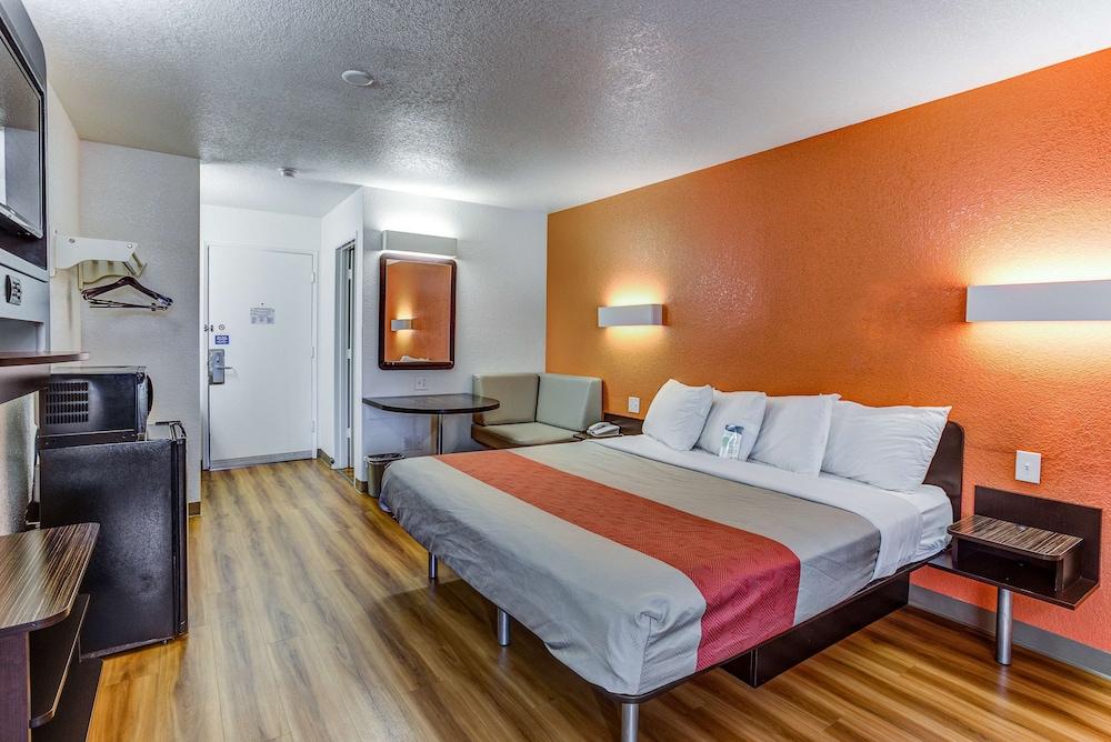 Motel 6 Portland, OR - Tigard West photo 13