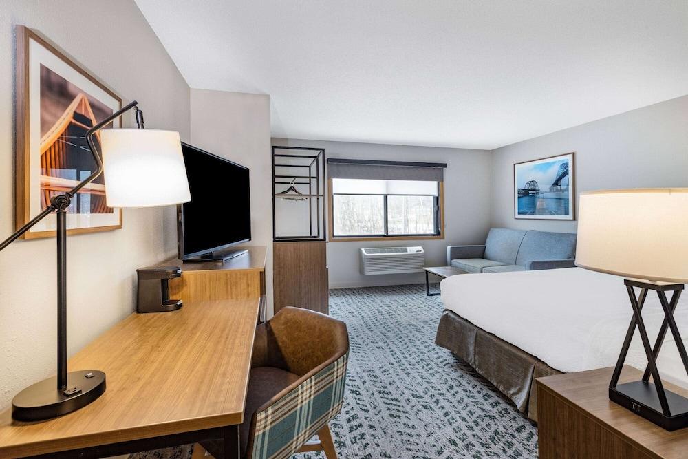 AmericInn by Wyndham Duluth South Black Woods Event Center photo 5