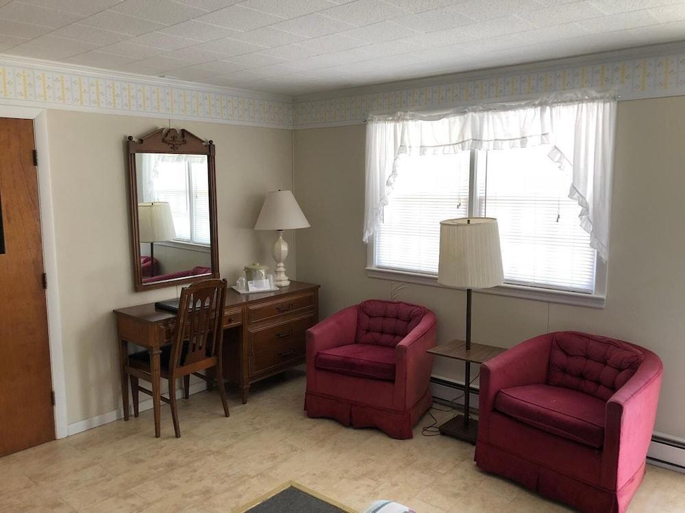 Doryman Motel photo 40