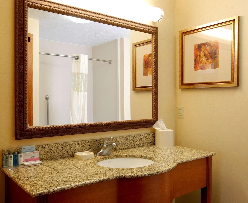 Hampton Inn Waterloo Cedar Valley photo 29