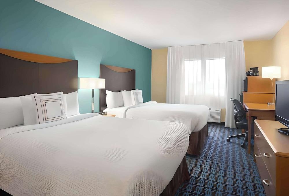 Dubuque Inn & Suites photo 8