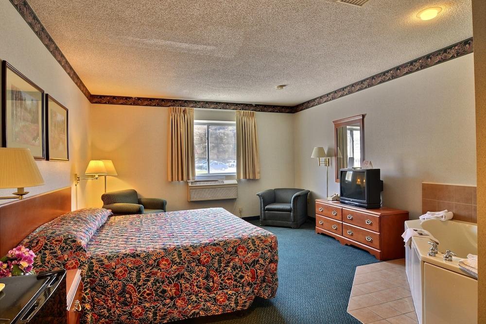 Rodeway Inn Bedford photo 14