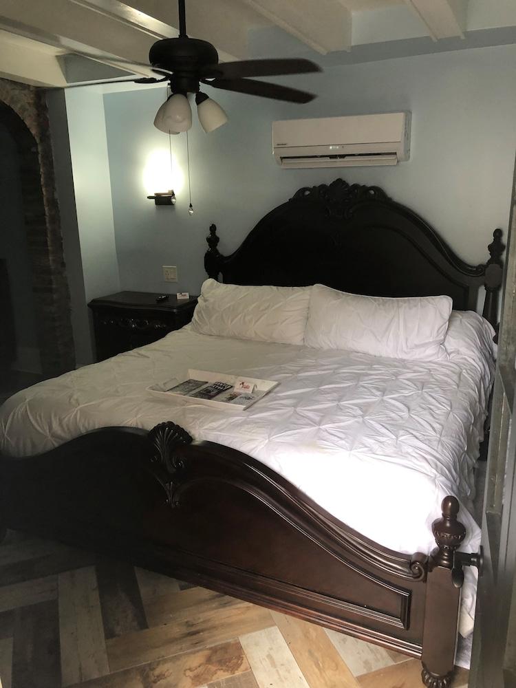 Haunted Hotel New Orleans photo 4