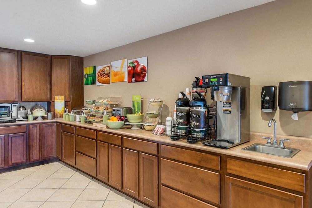 Quality Inn Burlington photo 23