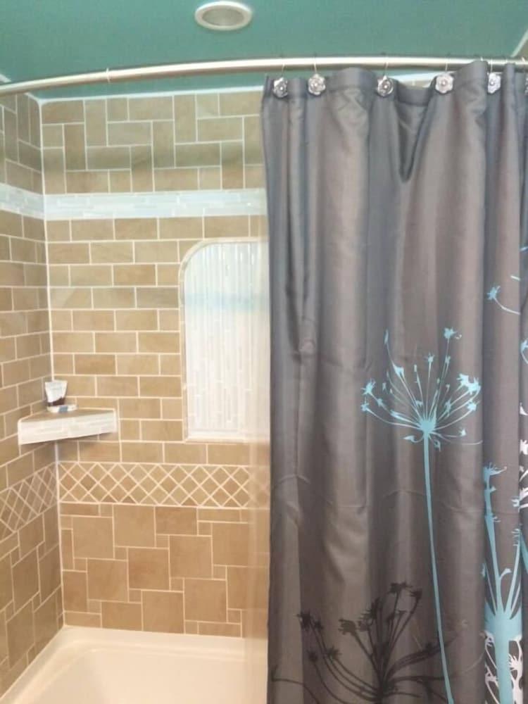 Travel Inn And Suites photo 13
