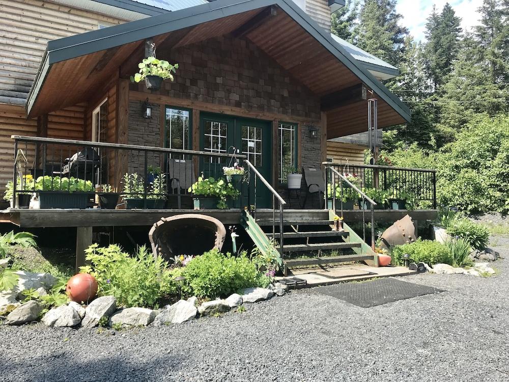 Twin Peaks Lodge and RV Park photo 1