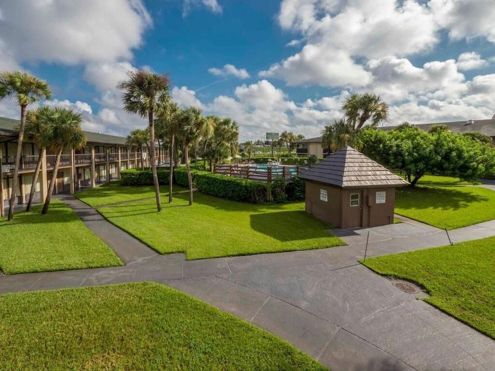 Countryside Inn & Suites Orlando photo 9