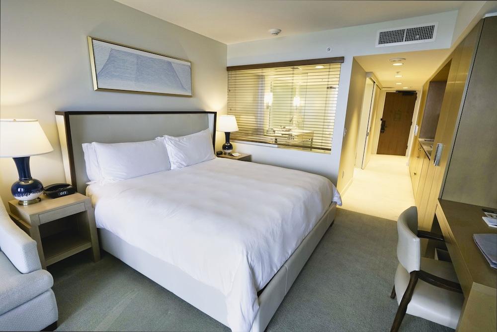 Real Select at the Ritz Carlton Residences, Waikiki Beach photo 27