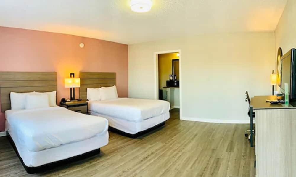 Econo Lodge Inn & Suites Abilene East District photo 6