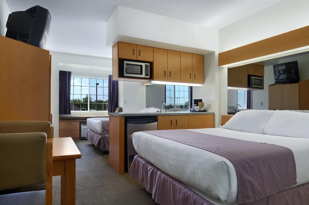 Microtel Inn & Suites by Wyndham Plattsburgh photo 47