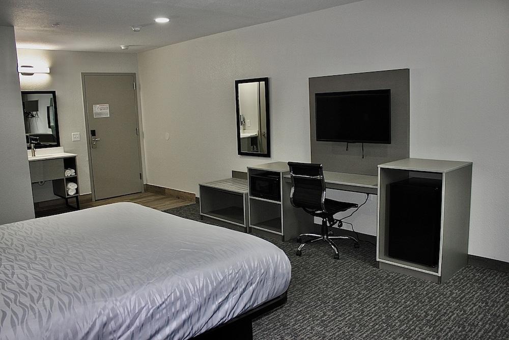 Hummingbird Hotel photo 7