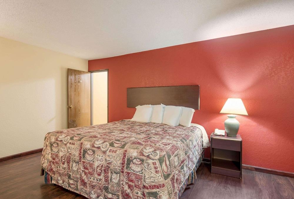 Rodeway Inn Benton photo 22