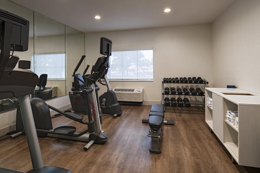 Holiday Inn Express Hotel & Suites Cedar Park by IHG photo 12