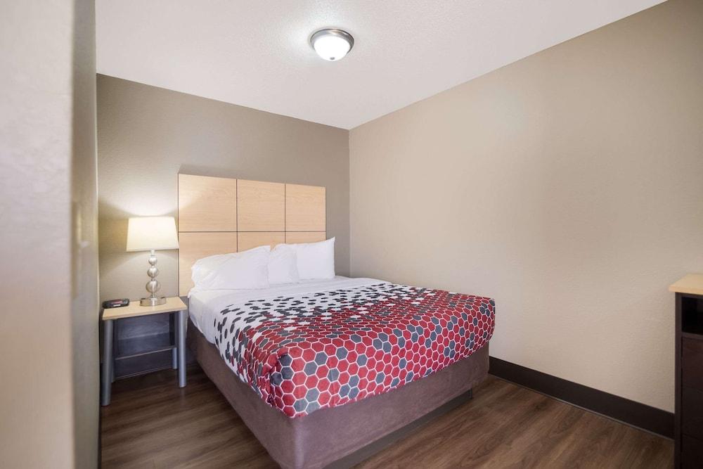 Econo Lodge Grand Forks near University photo 33
