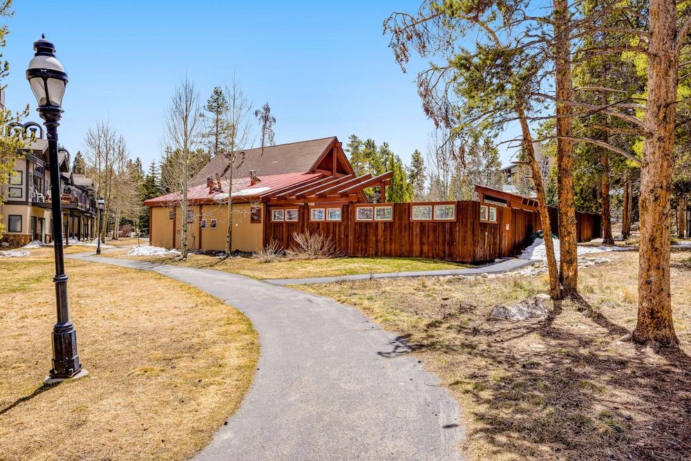 Pine Ridge Condominiums photo 42