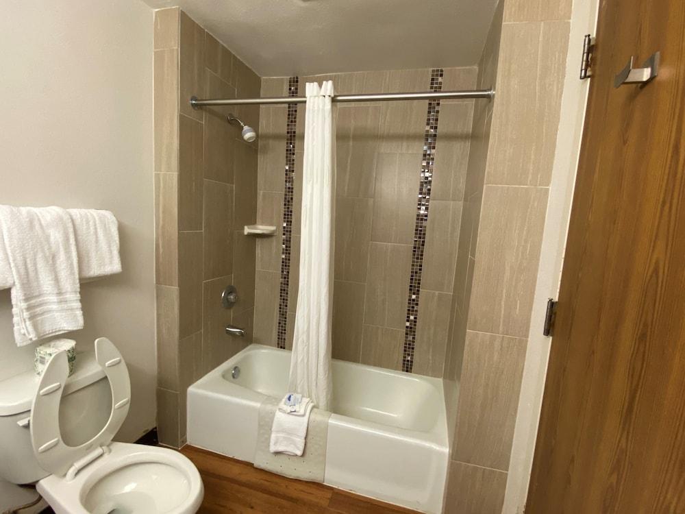 Guest House Inn photo 16