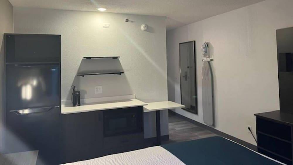 Studio 6 Suites Norcross, GA photo 4