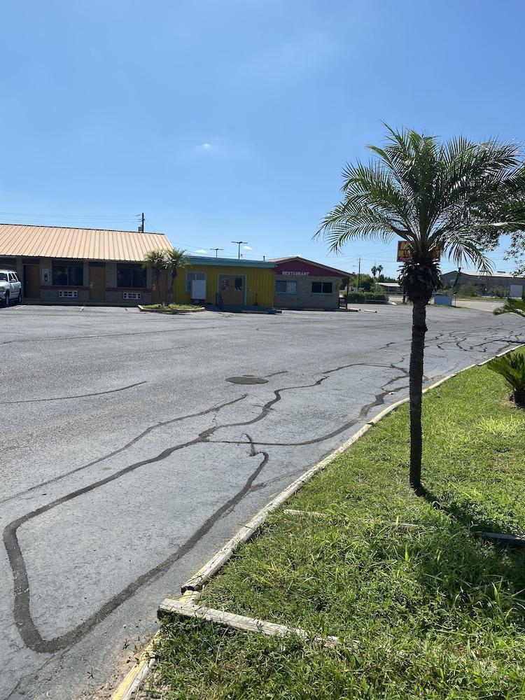 Executive Inn and Suites photo 19