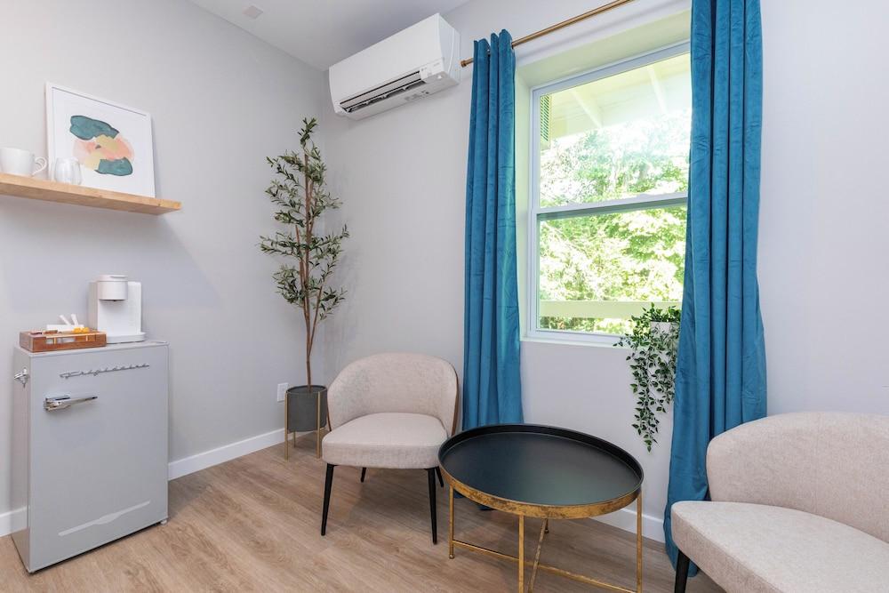 The Dogwood photo 17