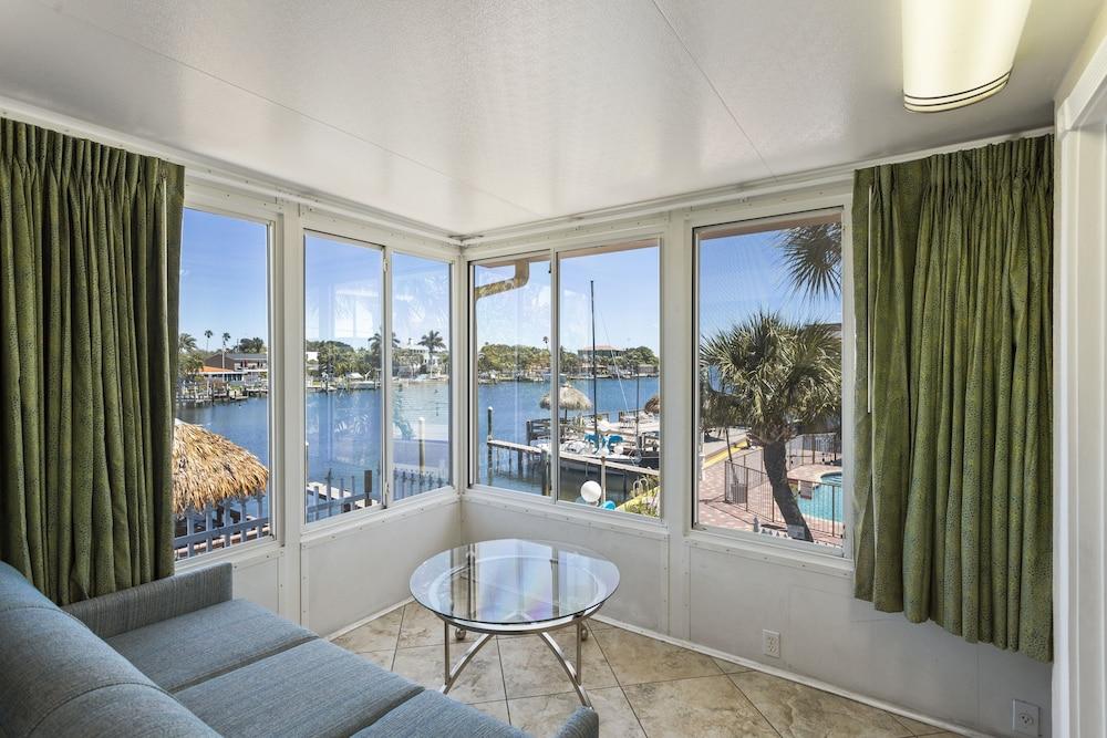 Bayview Plaza Waterfront Resort photo 55