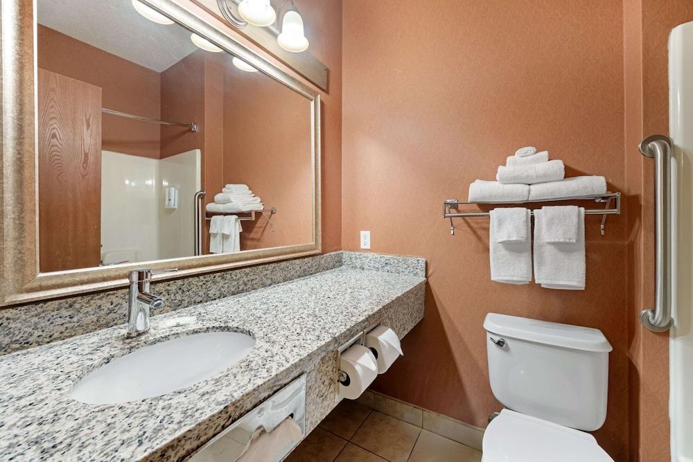 Quality Inn Bemidji photo 14