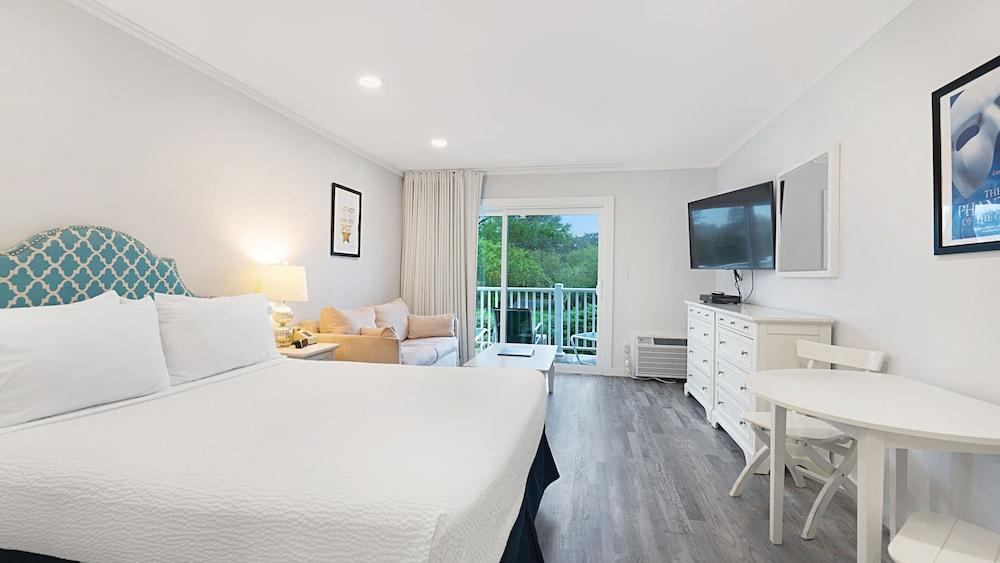 East Hampton House Resort photo 97