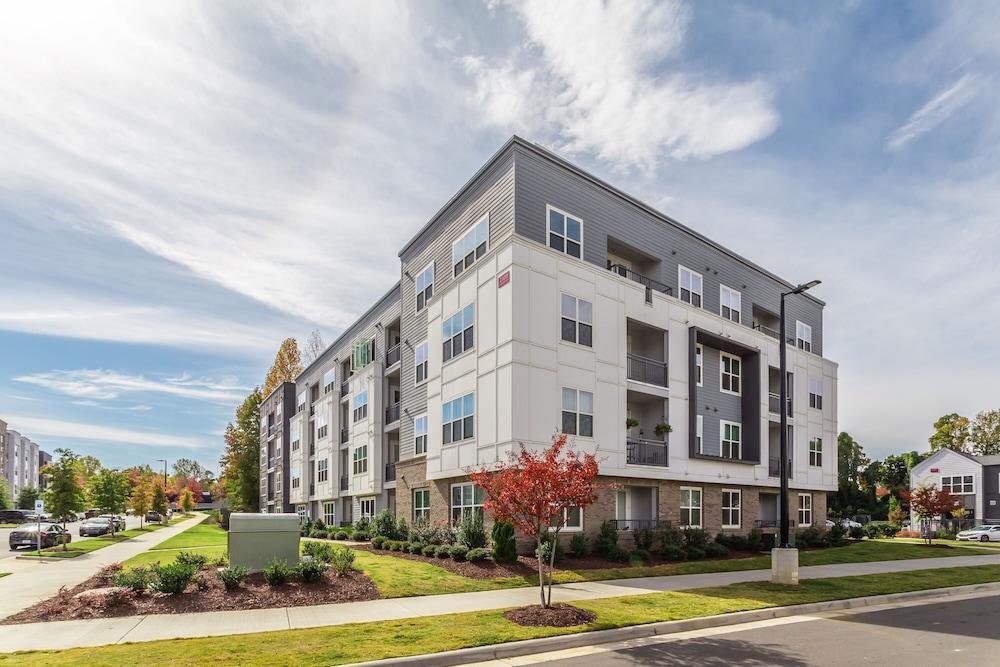 Kasa FreeMoreWest Charlotte photo 1