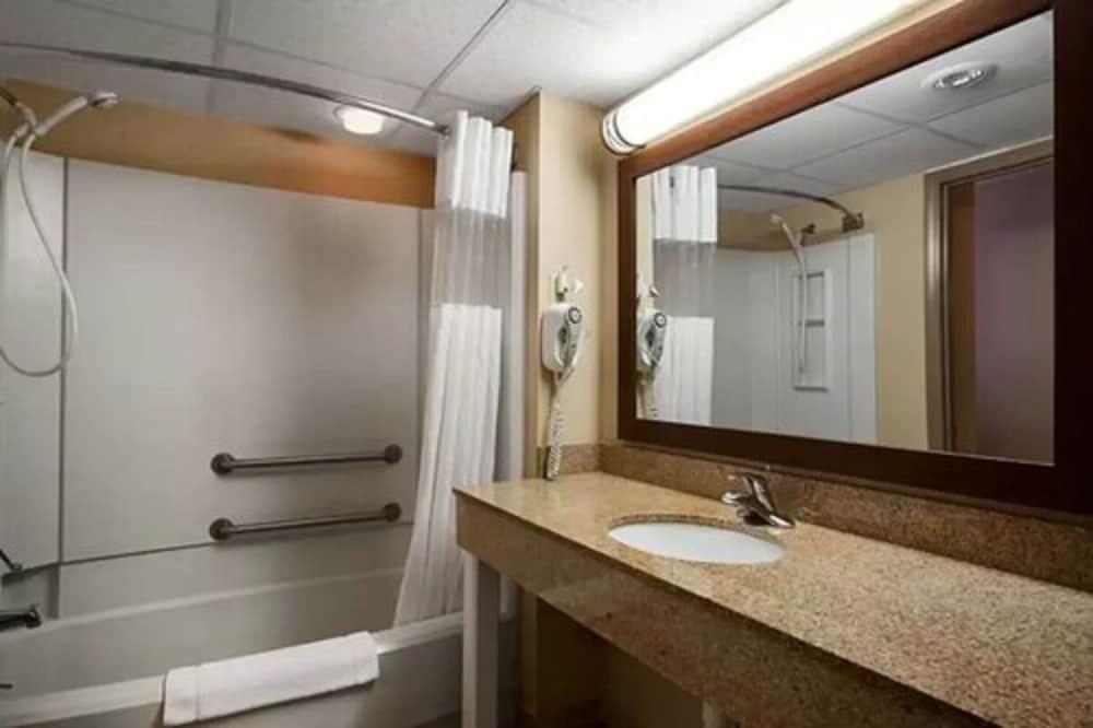 Quality Inn Radford-West Blacksburg I-81 photo 40