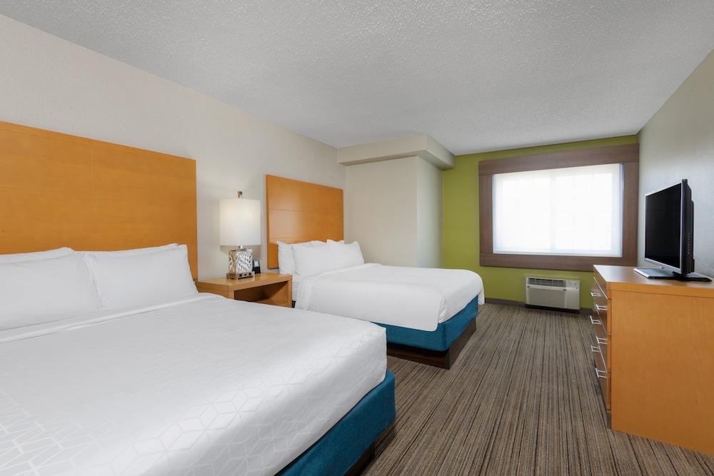 Holiday Inn Express & Suites Wheat Ridge-Denver West by IHG photo 16