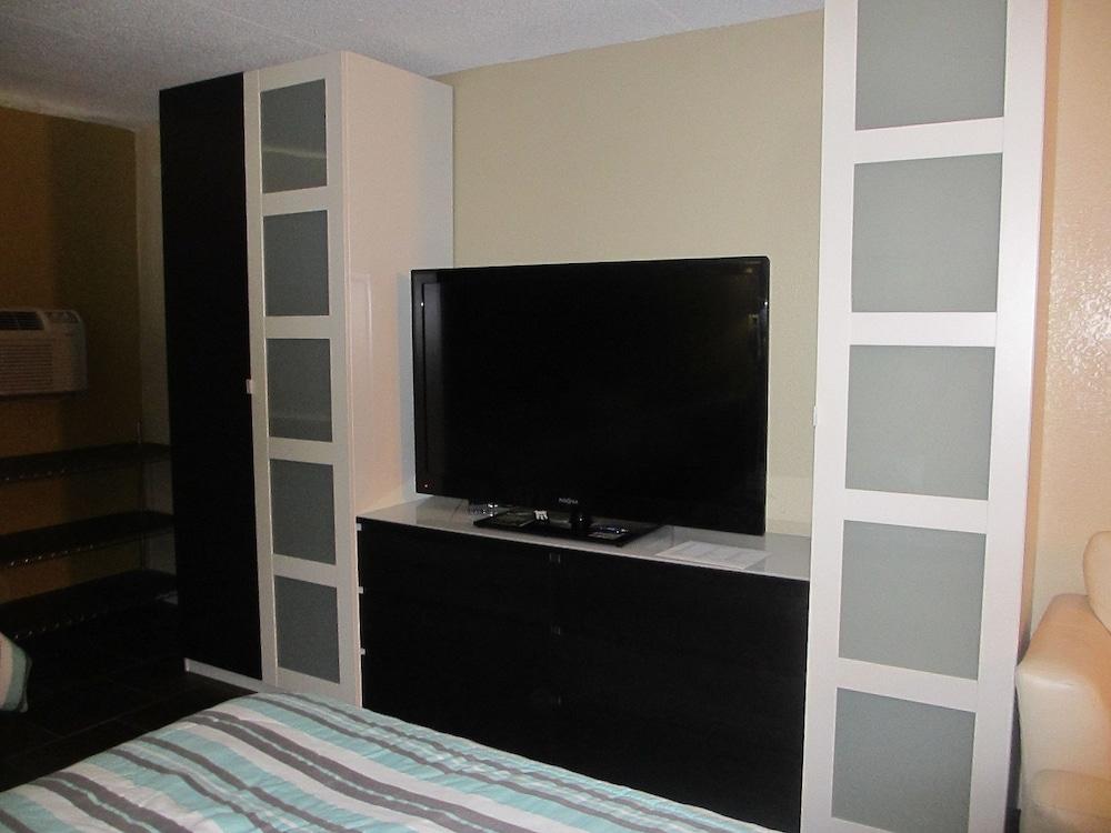 Riverside Suites photo 55