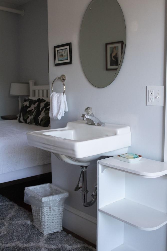 Chalfonte Hotel photo 2