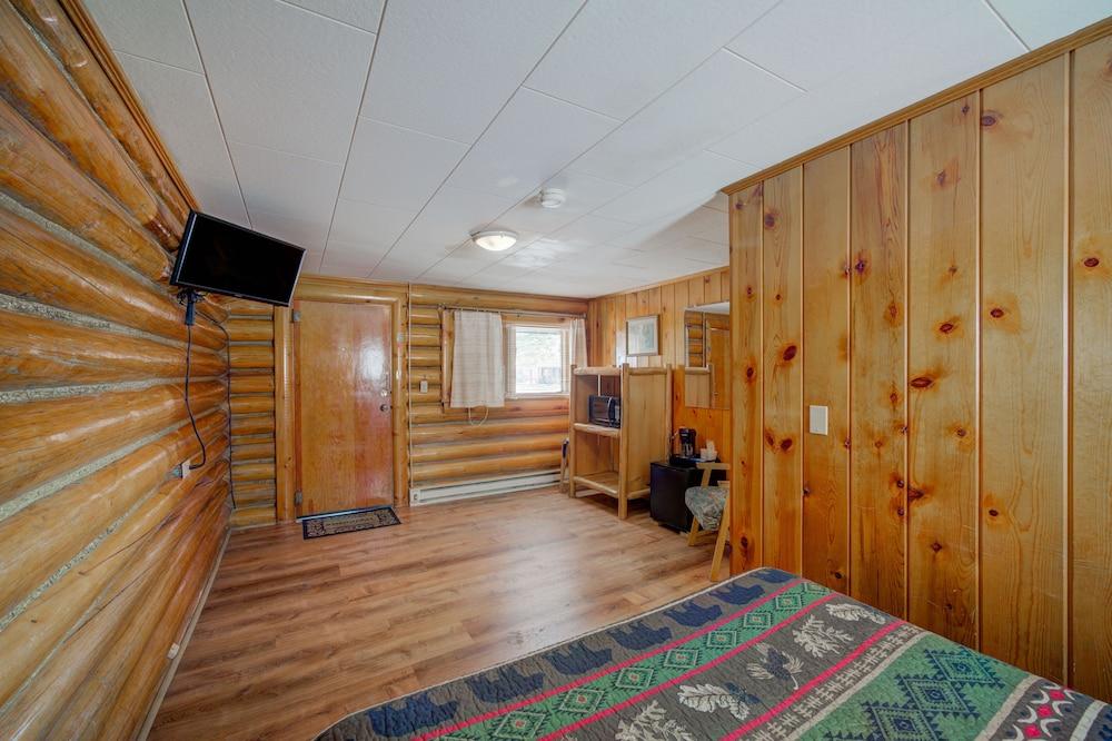 Sportsmans Lodge photo 16