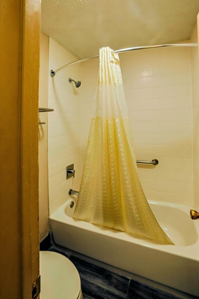 Motel 6 Nacogdoches TX photo 17