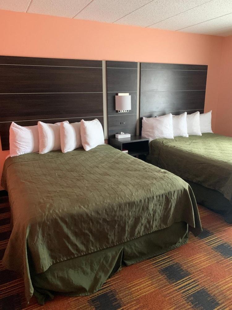 Regency Inn & Suites photo 25