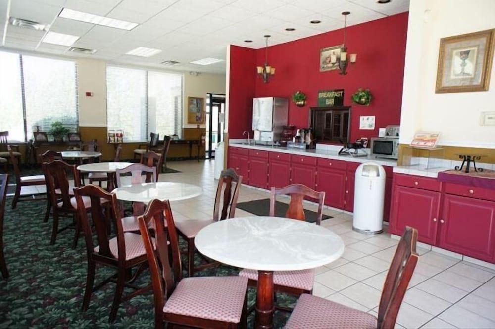 OK Hotel photo 43