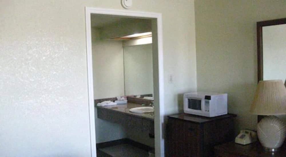Desert Inn Motel photo 5