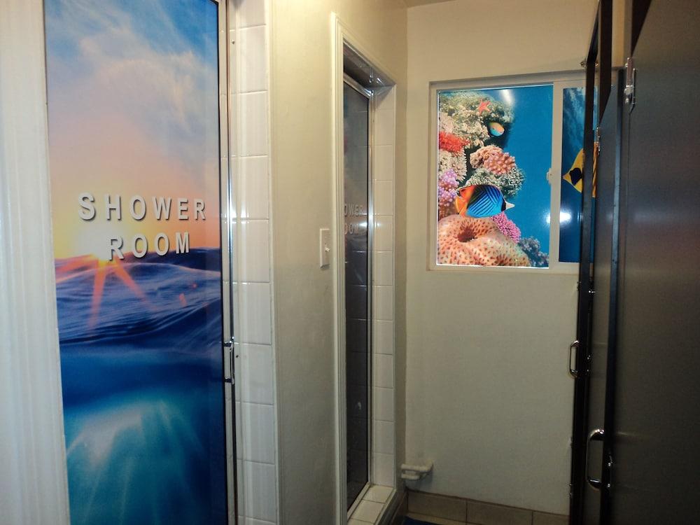 Traveler's Bed & Breakfast Hostel photo 12