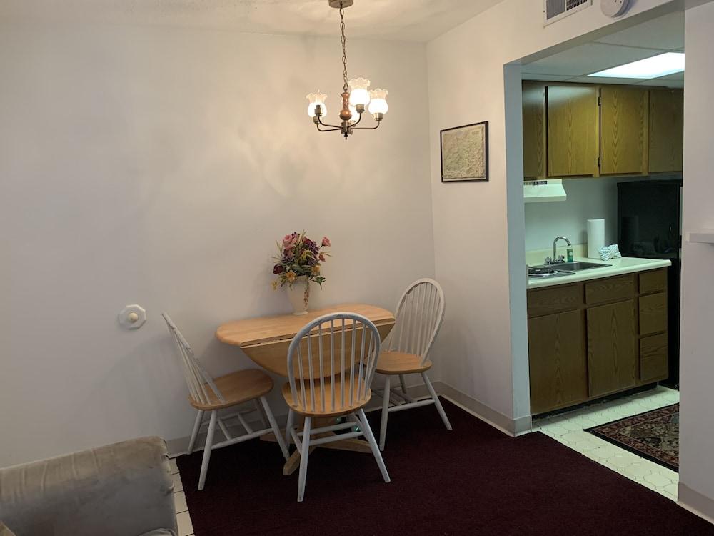 Oak Square Rentals photo 52