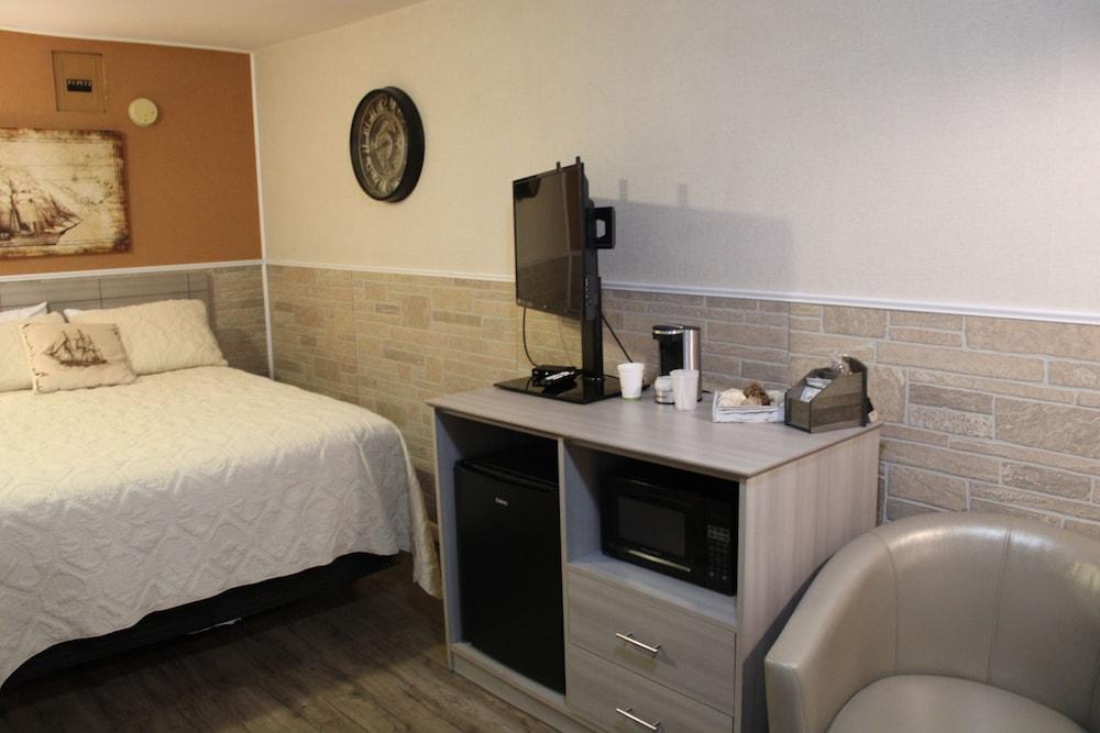Lockview Motel photo 24