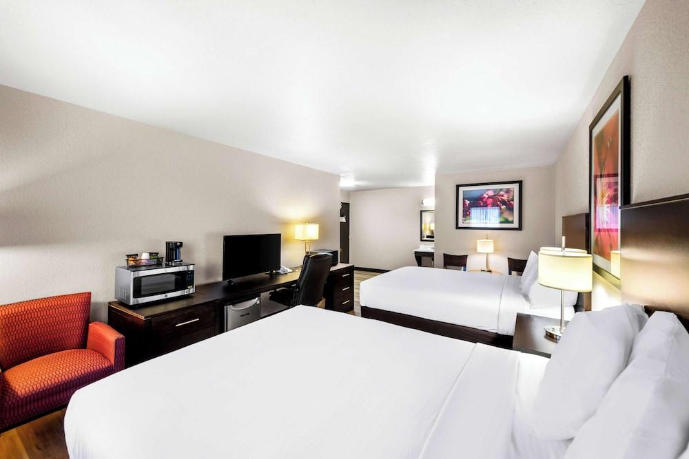 Americas Best Value Inn Marquette photo 13